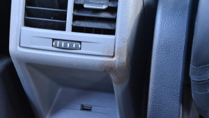 Imagem do laudo realizado pela Polícia Científica no carro de Adalberto Amarilio dos Santos Júnior