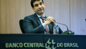 O presidente do BC, Gabriel Galípolo, durante coletiva para comentar o Relatório de Política Monetária do 2ª trimestre