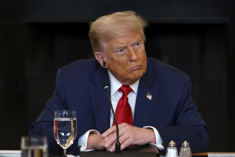 Trump anuncia tarifas de 20% para Filipinas e de 25% a 30% para outros 5 países