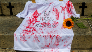 Ato denúncia em frente à Câmara Municipal, organizado pelo campanha Levante Feminista contra o Feminicídio