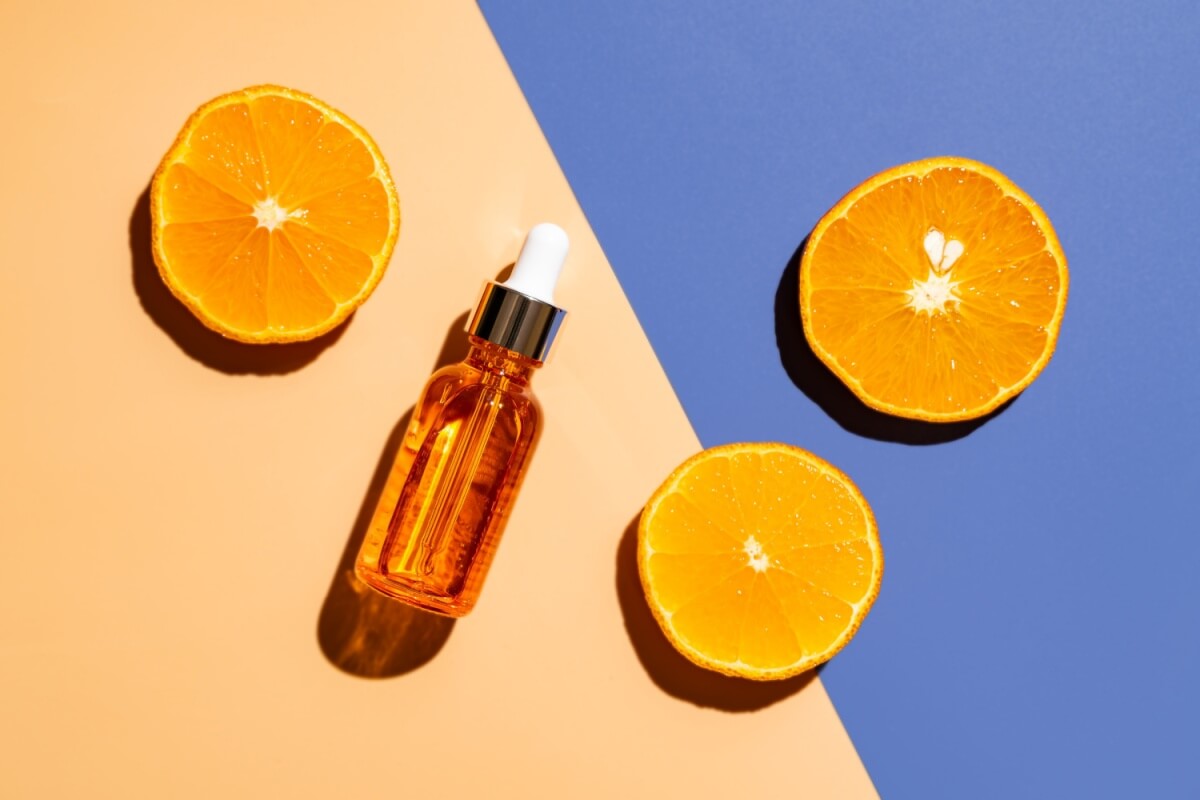 A vitamina C é um ativo popular na rotina de skincare 