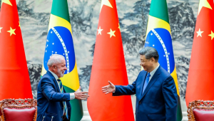 Lula e Xi Jinping durante encontro que ocorreu em maio, em Pequim