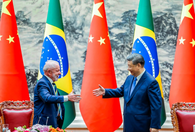 Lula e Xi Jinping durante encontro que ocorreu em maio, em Pequim