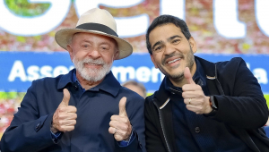 O presidente Lula ao lado de Jorge Messias, advogado-geral da União