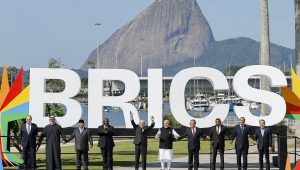 06.07.2025 - Fotografia de família dos Chefes de Estado e de Governo dos países-membros do BRICS 06.07.2025 - Presidente da República, Luiz Inácio Lula da Silva, posa para Fotografia de família dos Chefes de Estado e de Governo dos países-membros do BRICS, no Museu de Arte Moderna (MAM). Rio de Janeiro - RJ. Foto: Ricardo Stuckert / PR- Fotografia de família dos Chefes de Estado e de Governo dos países-membros do BRICS 06.07.2025 - Presidente da República, Luiz Inácio Lula da Silva, posa para Fotografia de família dos Chefes de Estado e de Governo dos países-membros do BRICS, no Museu de Arte Moderna (MAM). Rio de Janeiro - RJ. Foto: Ricardo Stuckert / PR