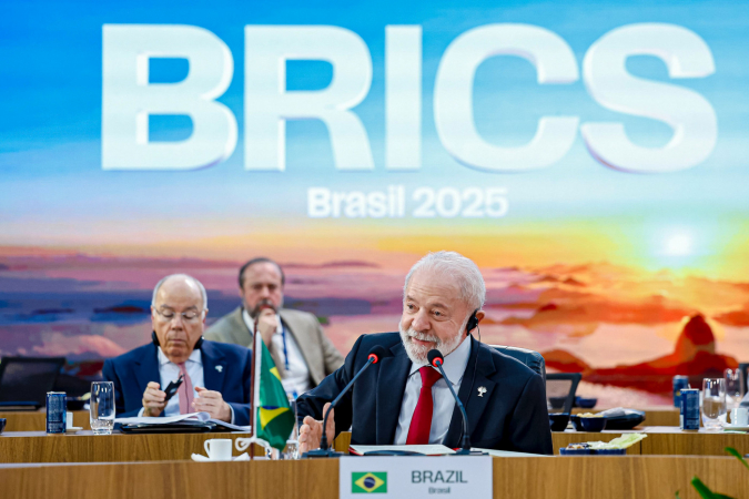 06.07.2025 - Sessão plenária “Paz e Segurança e Reforma da Governança Global” 06.07.2025 - Presidente da República, Luiz Inácio Lula da Silva, durante a sessão plenária “Paz e Segurança e Reforma da Governança Global”, no Museu de Arte Moderna (MAM). Rio de Janeiro - RJ. Foto: Ricardo Stuckert / PR
