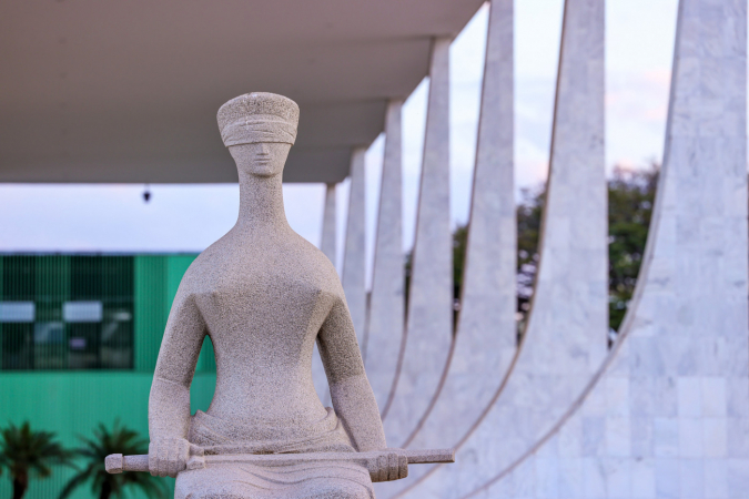 Fachada e estátua do STF