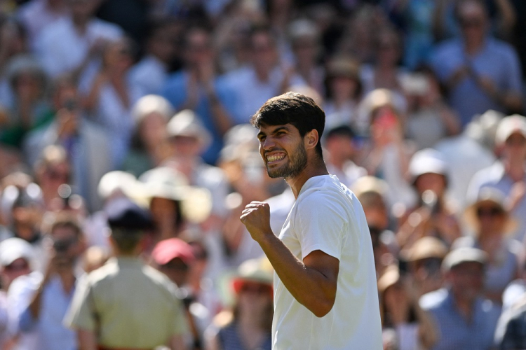 Carlos Alcaraz avança para a final de Wimbledon com vitória sobre Taylor Fritz
