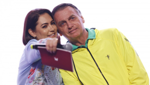 A ex-primeira-dama e presidente do PL Mulher (Partido Liberal), Michelle Bolsonaro, e o ex-presidente da República, Jair Messias Bolsonaro, durante abertura do "Encontro Nacional de Mandatários do Partido Liberal-PL",