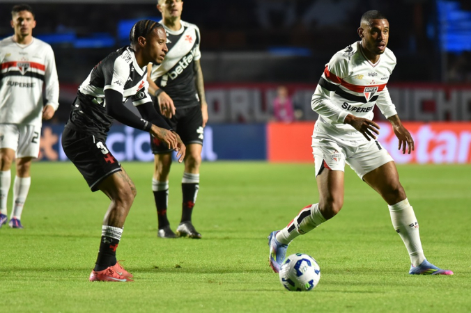 Lucas Ferreira jogador do São Paulo, durante partida contra o Vasco no estádio do Morumbis, pelo Campeonato Brasileiro