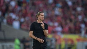 Filipe Luis técnico do Flamengo durante partida contra o São Paulo no estádio Maracanã