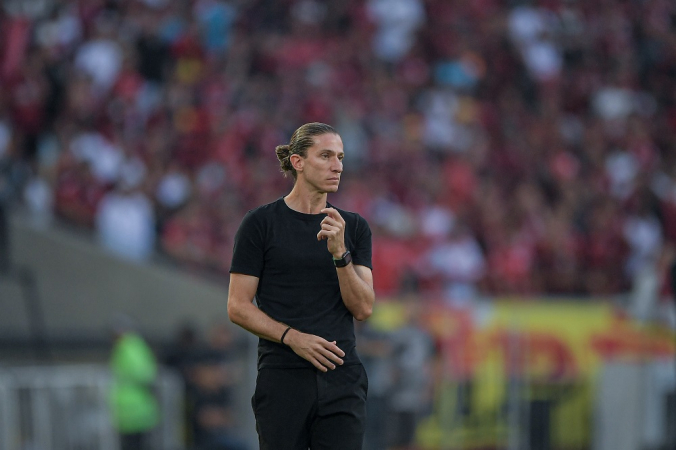 Filipe Luis técnico do Flamengo durante partida contra o São Paulo no estádio Maracanã
