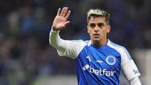 Fagner jogador do Cruzeiro durante partida contra o CRB no estádio Mineirão