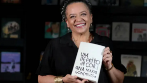 A escritora Ana Maria Gonçalves