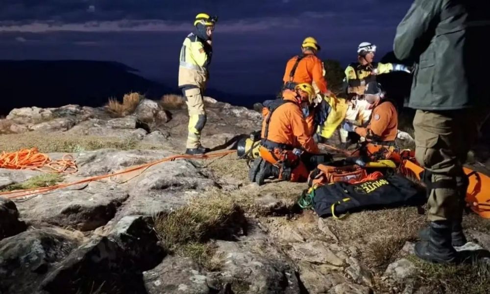 Bombeiros localizam criança que caiu em cânion no RS e iniciam resgate por rapel