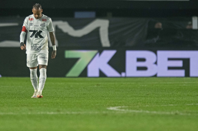 Neymar, do Santos, na partida entre Santos e Internacional válida pela 16ª rodada do Campeonato Brasileiro 2025