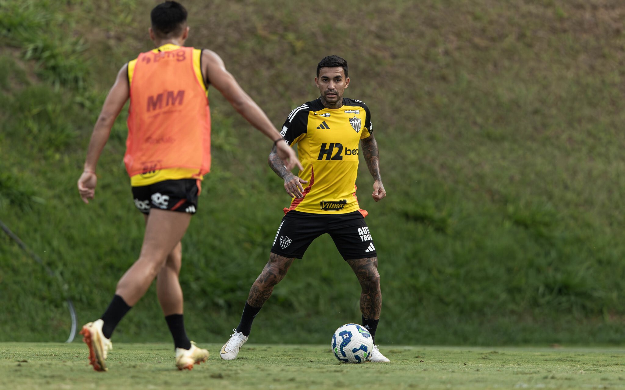 Dudu em treino do Atlético-MG 