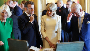Emmanuel macron e rei charles III