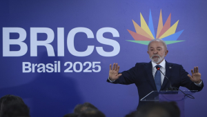 O presidente Luiz Inácio Lula da Silva concede entrevista coletiva após o encerramento da 17ª Cúpula dos Brics