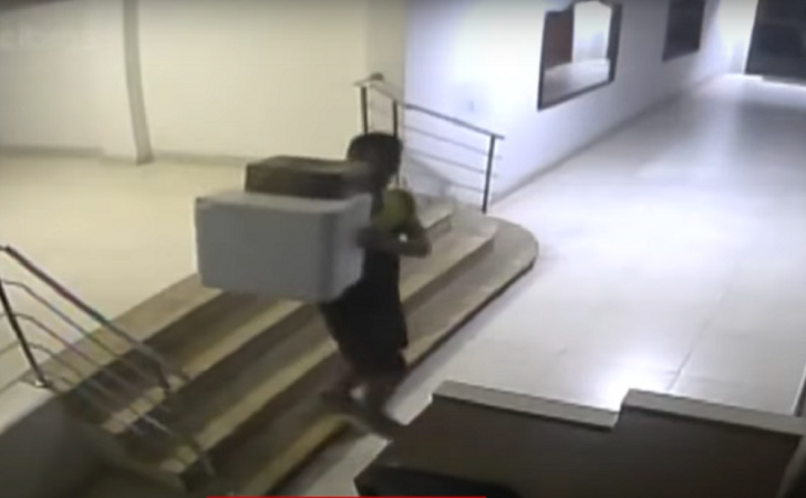 Câmera de segurança capta ação de criminoso