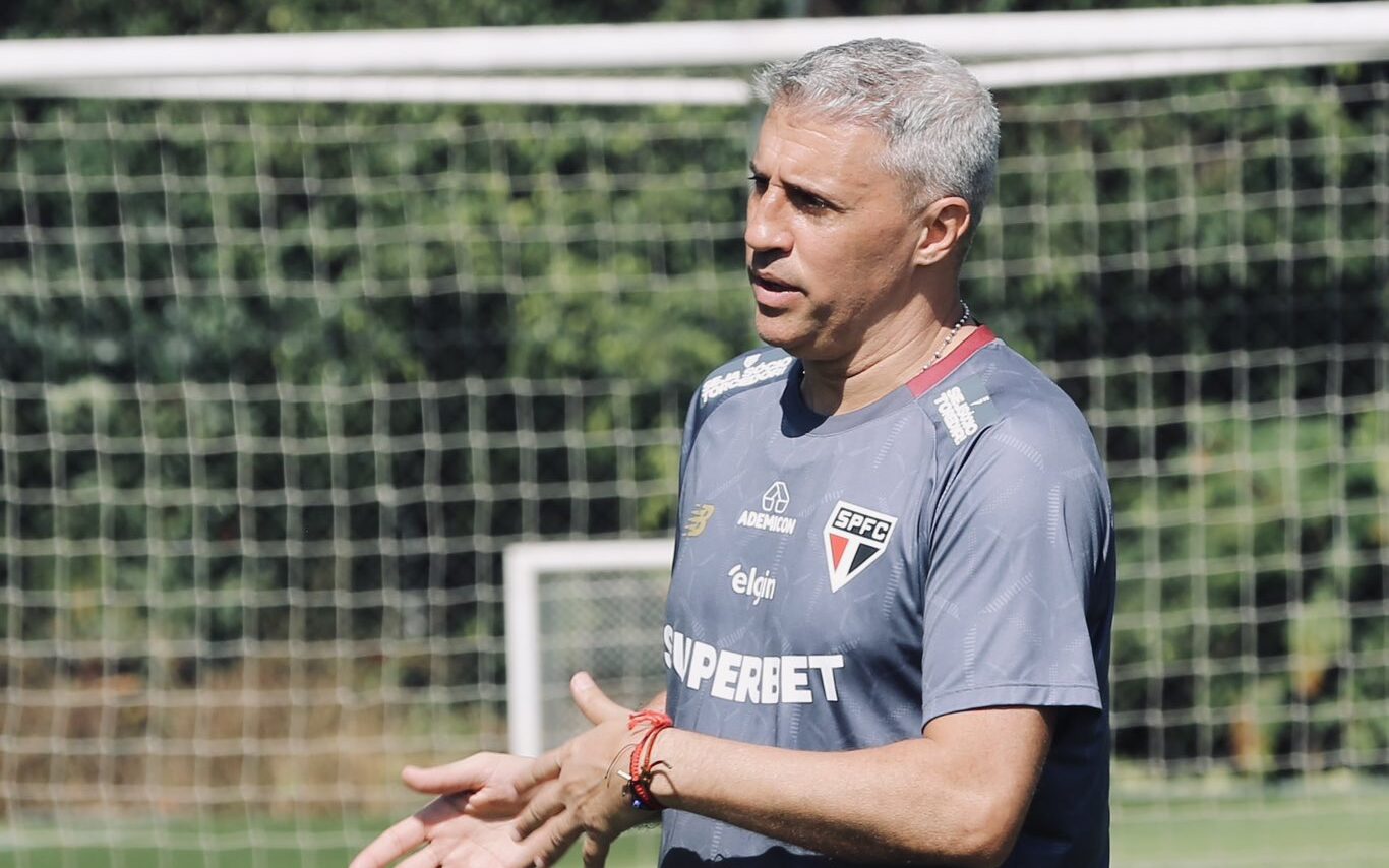 Hernán Crespo terá mais um dia de treinamento no CT da Barra Funda 