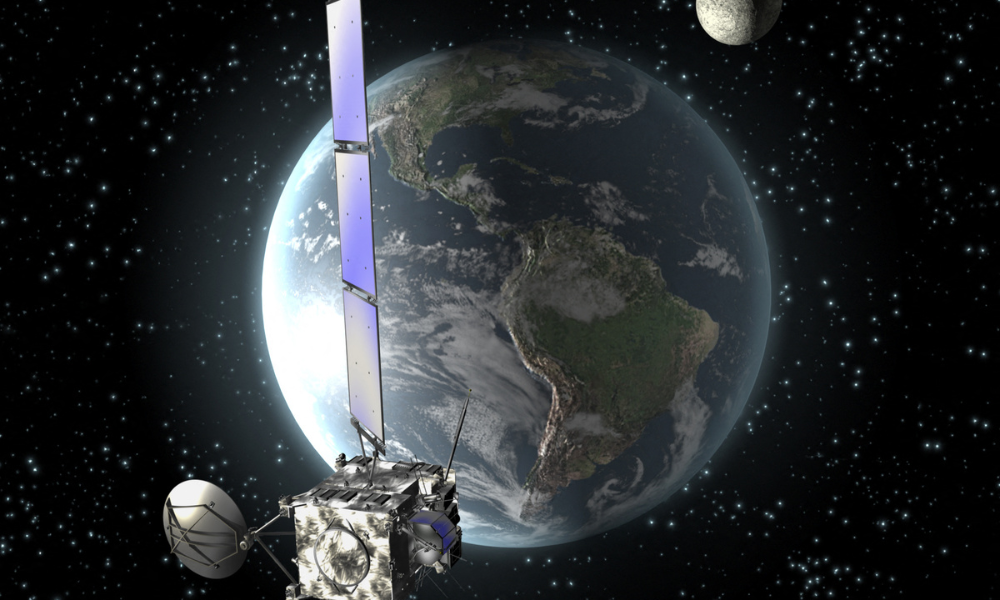Este conceito artístico fornecido pela NASA em 18 de abril de 2013 descreve o menor planeta da zona habitável da missão Kepler da NASA. Visto em primeiro plano está Kepler-62f, um planeta superdimensionado na zona habitável de uma estrela menor e mais fria que o Sol, localizada a cerca de 1.200 anos-luz da Terra na constelação de Lyra. Kepler-62f orbita sua estrela hospedeira a cada 267 dias e é aproximadamente 40% maior que a Terra em tamanho. O tamanho de Kepler-62f é conhecido, mas sua massa e composição não. No entanto, com base em descobertas anteriores de exoplanetas de tamanho semelhante que são rochosos, os cientistas são capazes de determinar sua massa por associação. Assim como nosso sistema solar, Kepler-62 abriga dois mundos na zona habitável. O pequeno objeto brilhante visto à direita de Kepler-62f é Kepler-62e. Orbitando na borda interna da zona habitável, Kepler-62e é aproximadamente 60% maior que a Terra. FOTO AFP / DIVULGAÇÃO / NASA Ames / JPL-Caltech / T. Pyle == USO RESTRITO A EDITORIAL / CRÉDITO OBRIGATÓRIO: "FOTO AFP / NASA Ames / JPL-Caltech / SEM MARKETING / SEM CAMPANHAS PUBLICITÁRIAS / DISTRIBUÍDO COMO UM SERVIÇO AOS CLIENTES == (Foto de T. Pyle / NASA JPL-CALTECH / AFP)