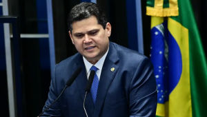 Congresso não admite ingerência em Poderes do Brasil, diz Alcolumbre