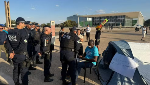 Deputado Helio Lopes quis acampar na Praça dos Três Poders — Foto: Divulgação