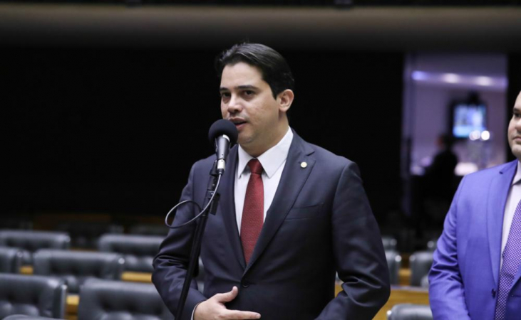 O deputado Júnior Mano na Câmara dos Deputados