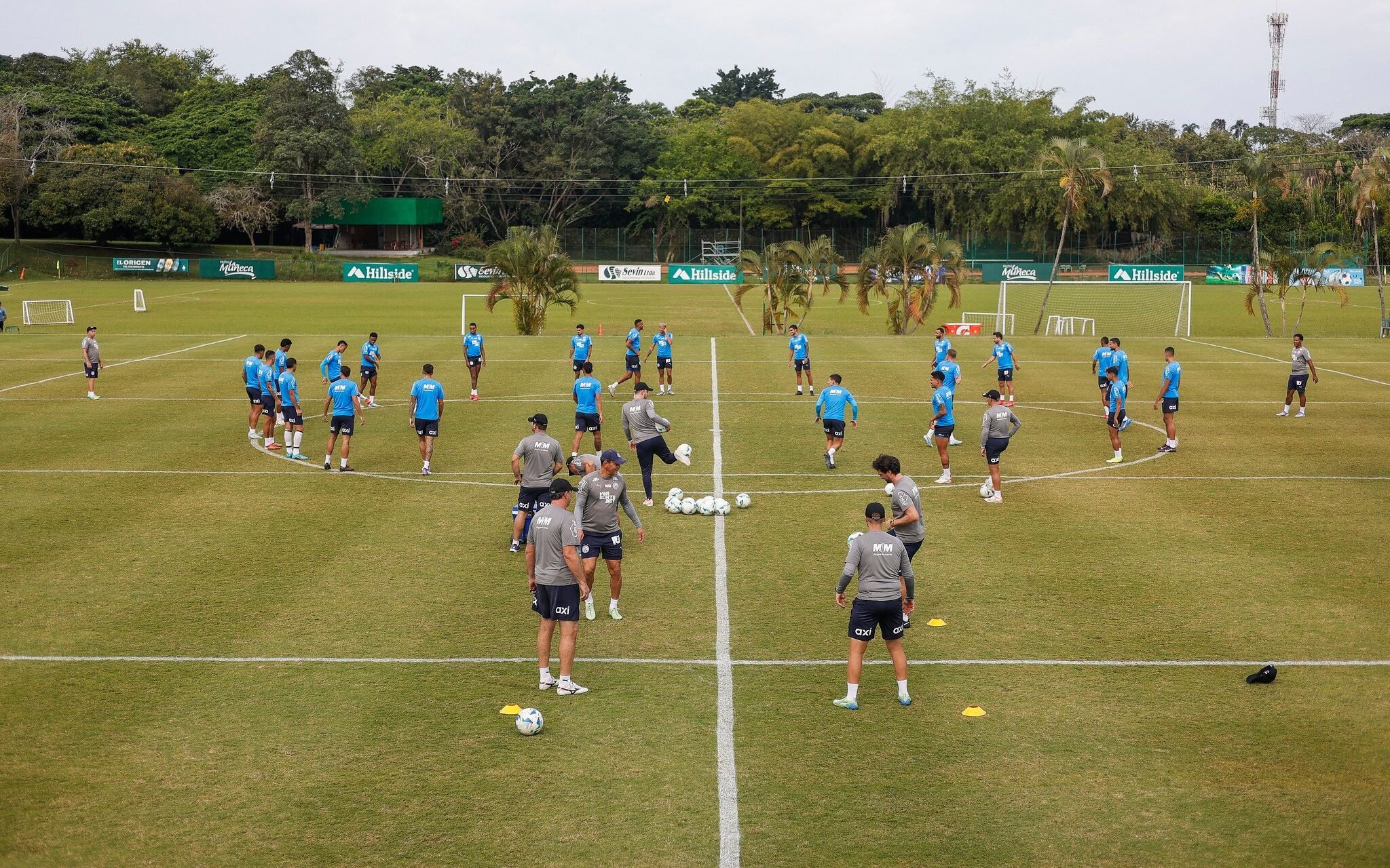 Jogadores do Bahia treinam no CT do Deportivo Cali 