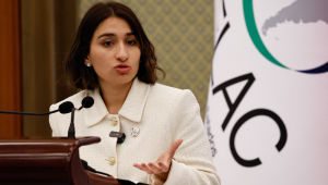 A ministra das Relações Exteriores da Colômbia, Laura Sarabia, fala durante uma coletiva de imprensa para a quarta reunião ministerial do Fórum China-CELAC, na Casa de Hóspedes Estatal Diaoyutai, em Pequim, em 13 de maio de 2025. (Foto de TINGSHU WANG / POOL / AFP)