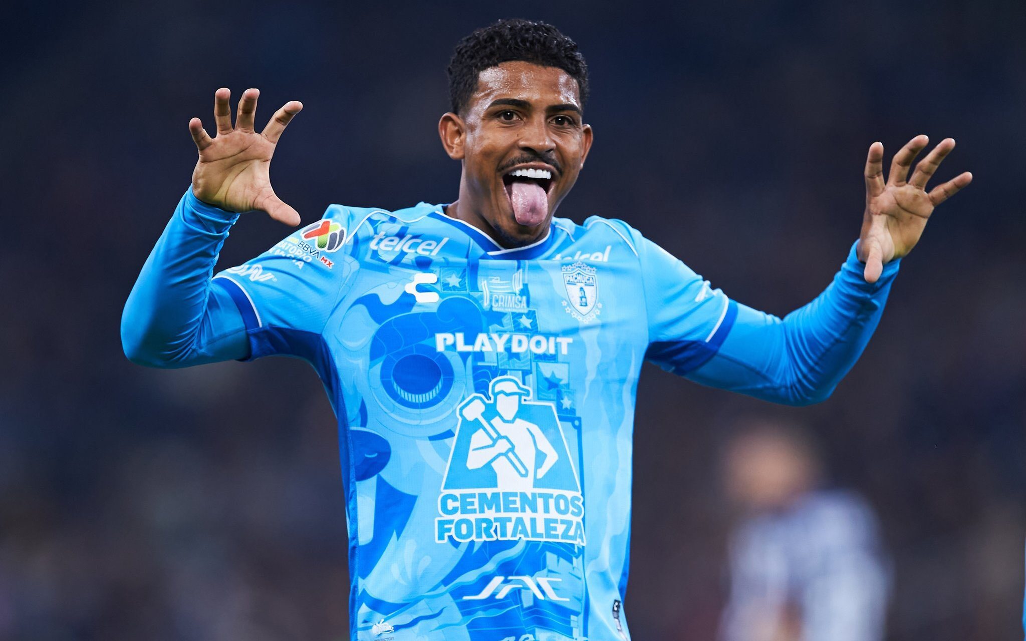 Kennedy pode estar próximo do retorno ao Fluminense