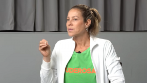 Luana Piovani durante entrevista ao podcast da comediante Giovana Fagundes