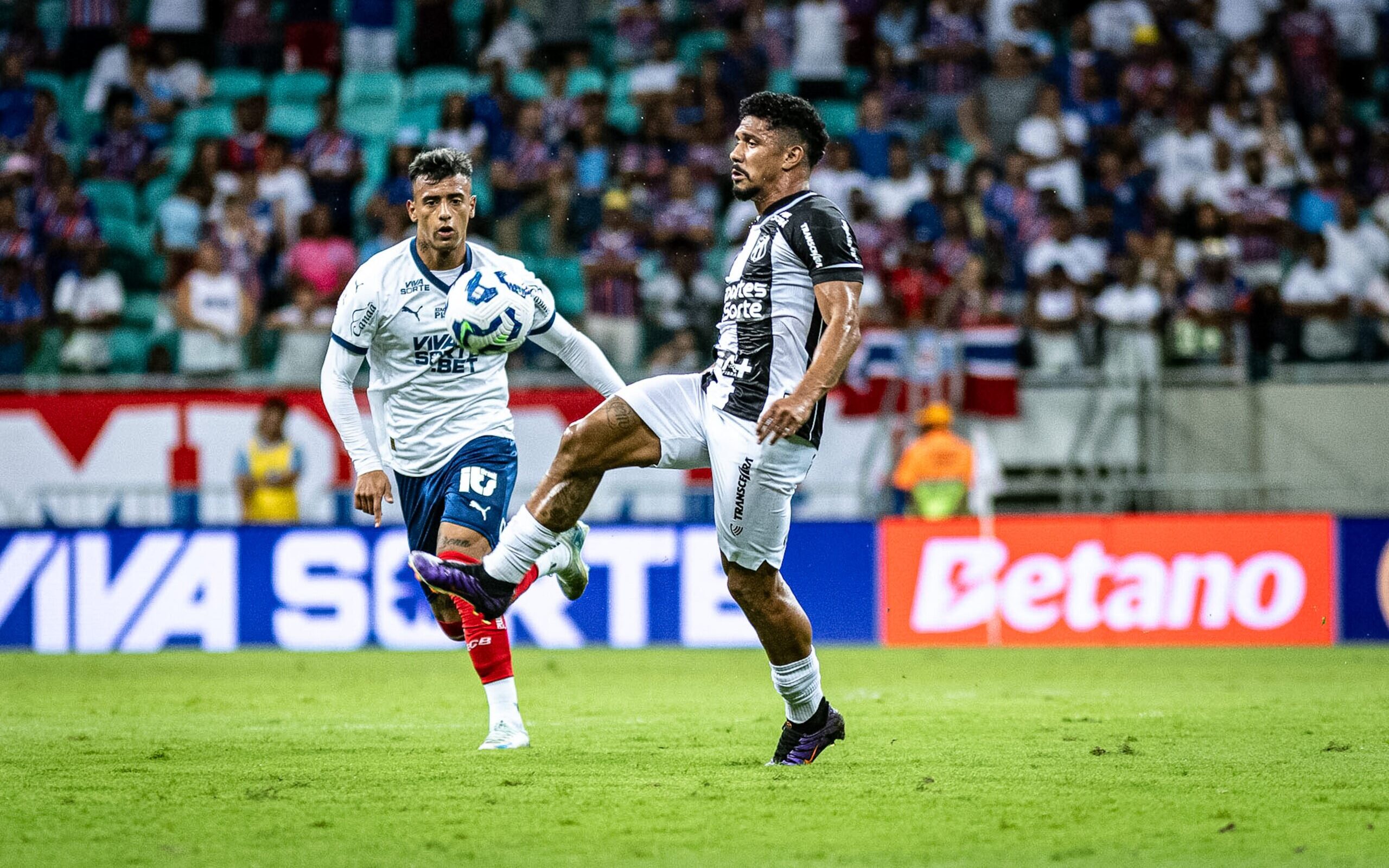Partida entre Bahia e Ceará, pelo Brasileirão 2025 