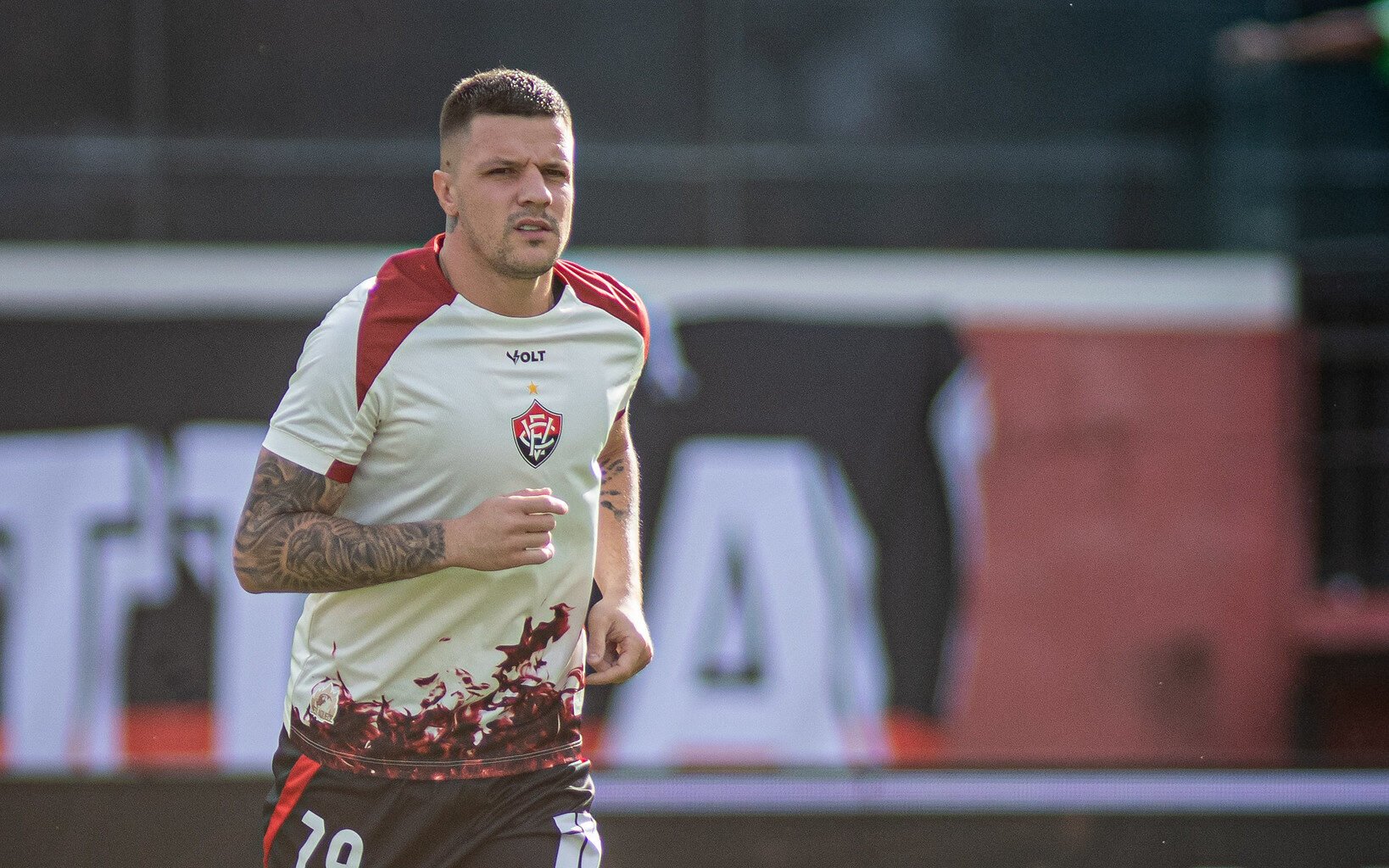 Renato Kayzer aquece no Barradão 