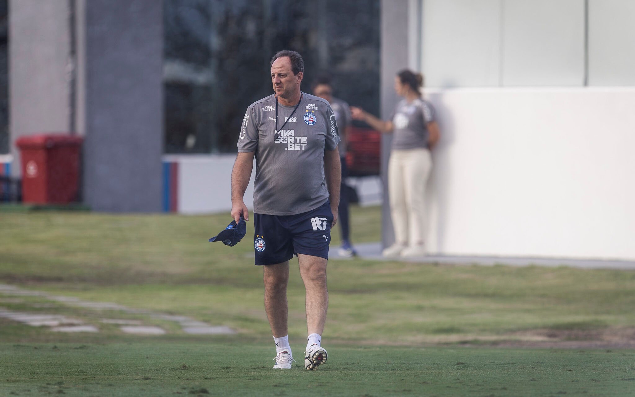 Rogério Ceni antes de treino do Bahia 