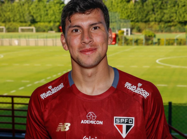 Gonzalo Tapia com a camisa do São Paulo