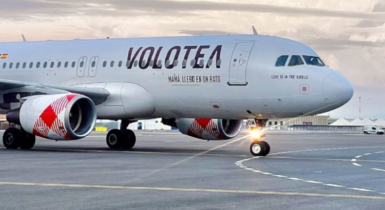 Homem morre ao ser sugado por motor de avião na Itália após entrar em área restrita