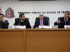 O procurador-geral de justiça Paulo Sérgio de Oliveira e Costa e os promotores de justiça Igor Volpato Bedone, João Ricupero e Roberto Bodini participam da coletiva de imprensa sobre prisão do dono da Ultrafarma e diretor da Fast Shop por suspeita de esquema de pagamento de propinas