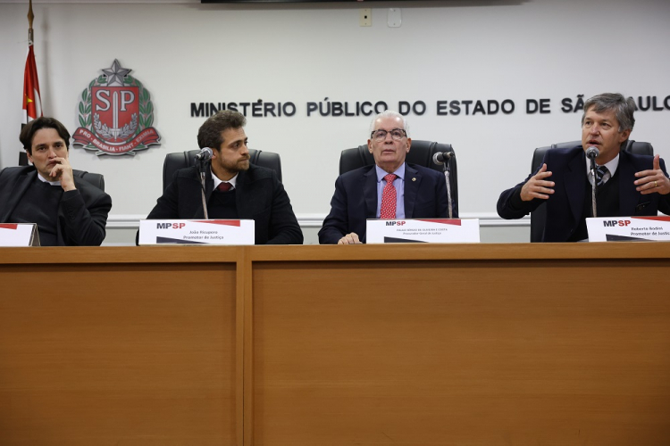 Ultrafarma e Fast Shop contrataram ‘assessoria criminosa’ de fiscal da Fazenda, diz MP