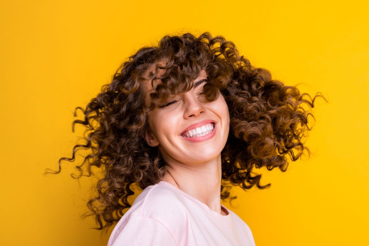 Para manter a definição dos cachos no day after é necessária uma rotina de cuidados 