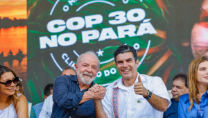 Janja, Lula e Helder Barbalho durante cerimônia de anúncio da realização da COP 30 no município de Belém