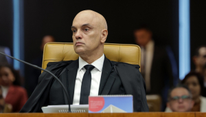 Ministro do STF, Alexandre de Moraes, durante sessão plenária extraordinária