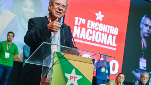 José Dirceu discursa durante o 17º Encontro Nacional do Partido dos Trabalhadores