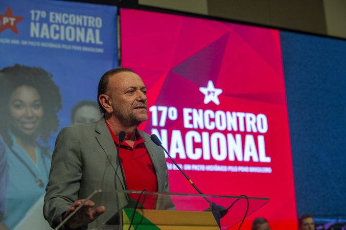 Edinho Silva em sua posse na presidência do Partido dos Trabalhadores