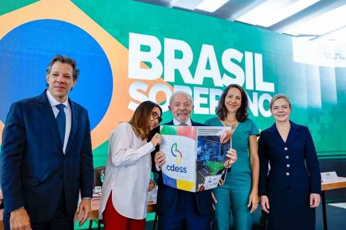 O presidente da República, Luiz Inácio Lula da Silva, com a primeira-dama Janja e os ministros Fernando Haddad e Gleisi Hoffmann durante 5ª Reunião Plenária do Conselho de Desenvolvimento Econômico Social Sustentável (CDESS). Palácio do Itamaraty