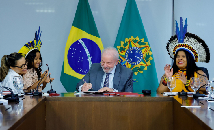 Cerimônia de homologação de terras indígenas Presidente da República, Luiz Inácio Lula da Silva, durante cerimônia de homologação de terras indígenas. Palácio do Planalto, Brasília – DF. Foto: Ricardo Stuckert / PR