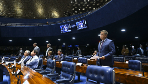 Plenário do Senado Federal durante votação de projeto que assegura a isenção do Imposto de Renda para quem recebe até dois salários mínimos