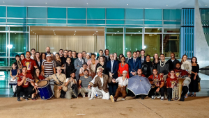 Lula recebe elenco de ‘O Agente Secreto’ e enfatiza papel da cultura no Brasil