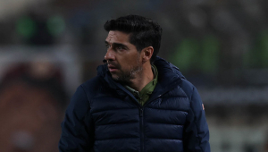 Abel Ferreira durante partida contra o Universitario